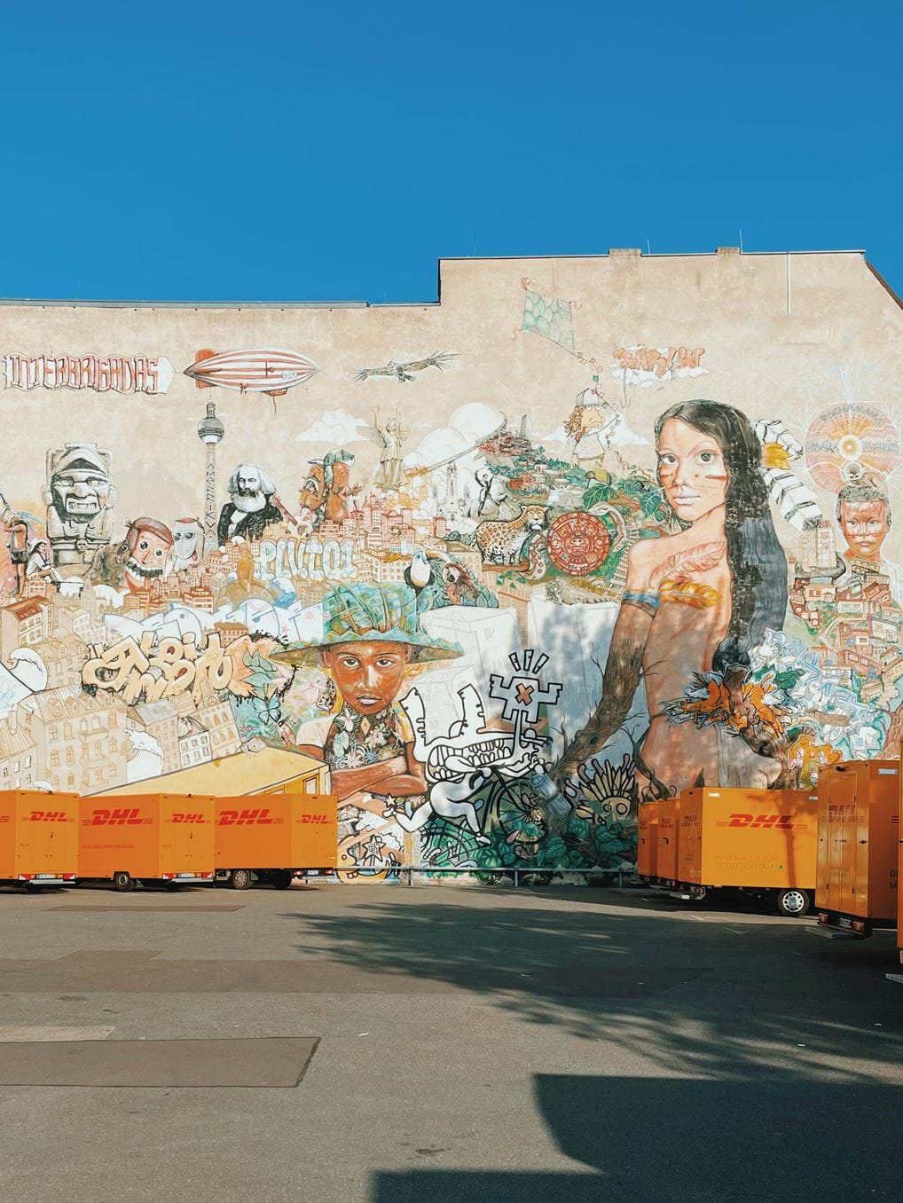 <p><a href="https://www.instagram.com/uwa2000/?hl=en-gb&lid=65k4deu3903t" rel="noopener noreferrer" target="_blank">Uwa Scholz</a></p>