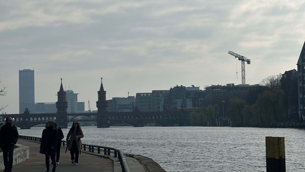 <div class="b_focusTextLarge" id="isPasted">&copy; <a>Lorena Schi</a></div>