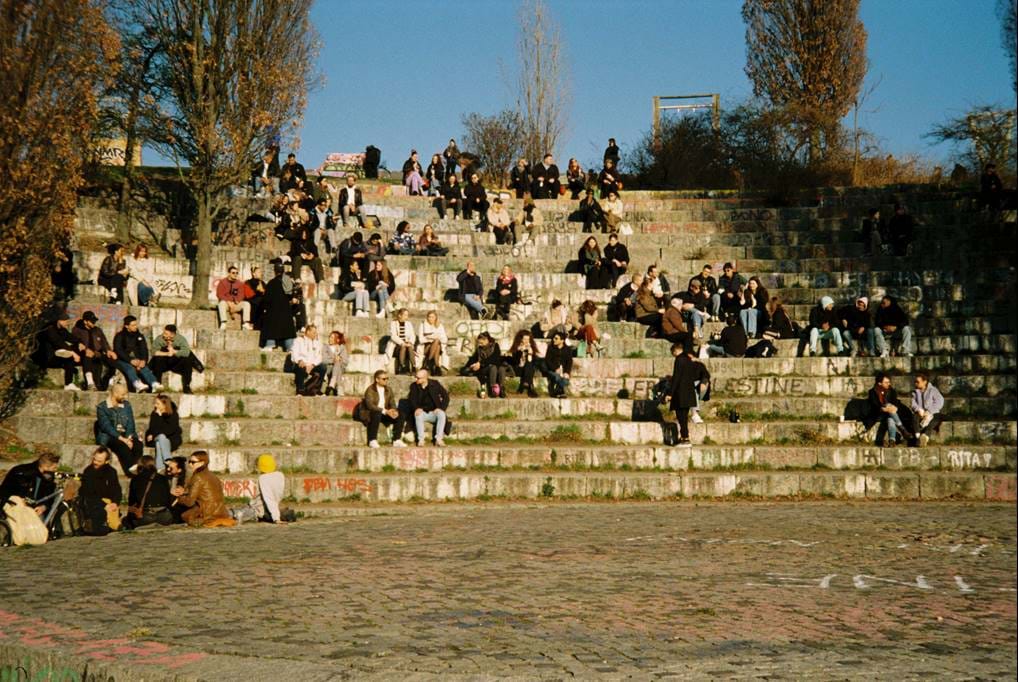 <div class="b_focusTextLarge" id="isPasted">&copy; <a>Lorena Schi</a></div>