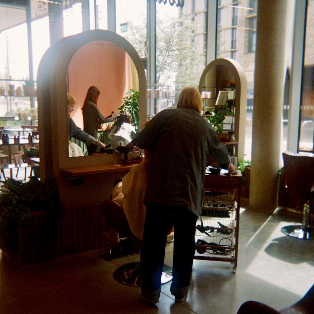 <p><a href="https://instagram.com/douceuk?igshid=MzRlODBiNWFlZA%3D%3D&lid=0bbzgc4j3l3s" rel="noopener noreferrer" target="_blank">Douce</a> - Salon.</p>