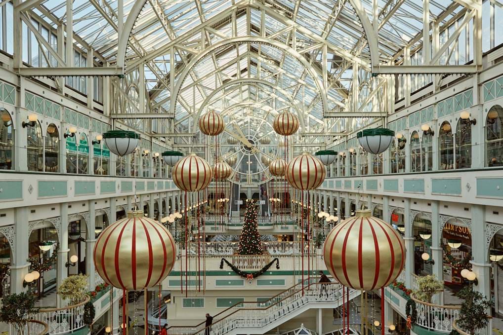 <p>St. Stephen&rsquo;s Green Shopping Centre &copy; Shantanu Starick</p>