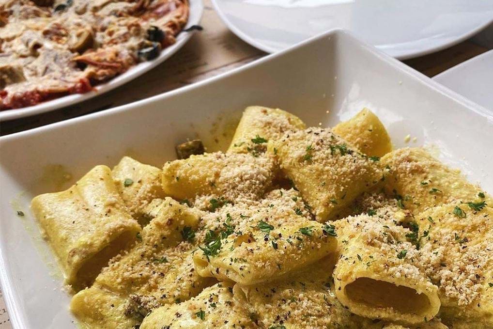 <p id="isPasted">© Sora Lella, Brougham Street</p>