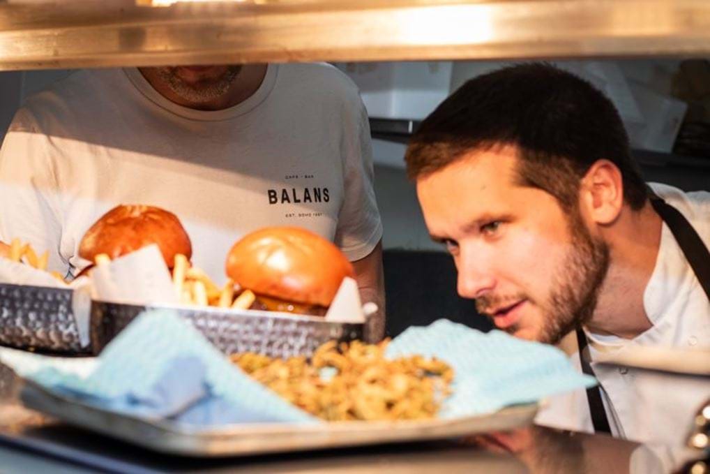 <p>&copy; Balan's</p>