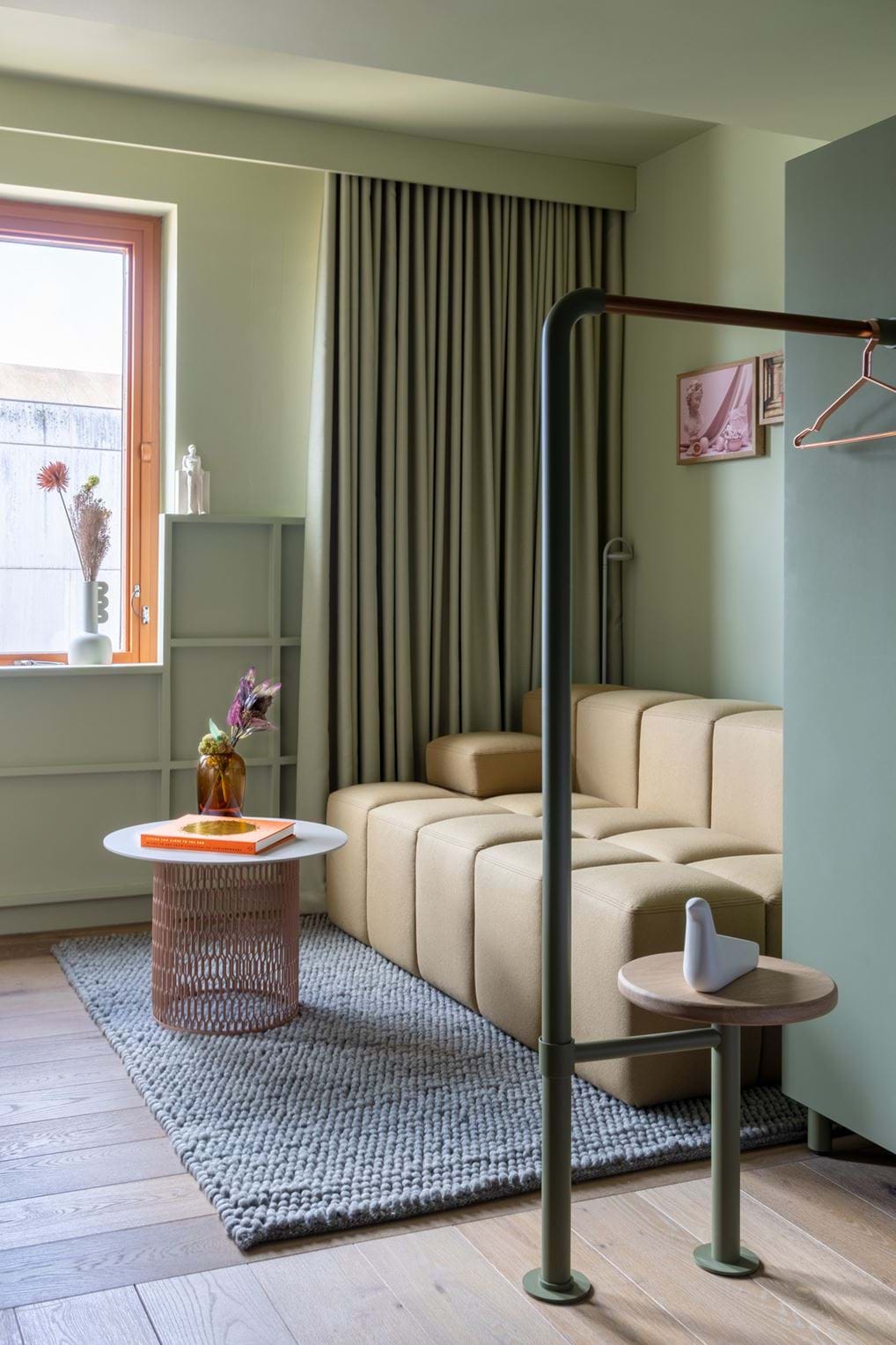 <p><a href="/en/london/locke-at-broken-wharf/living/city-studio">Locke at Broken Wharf - City Studio.</a></p>