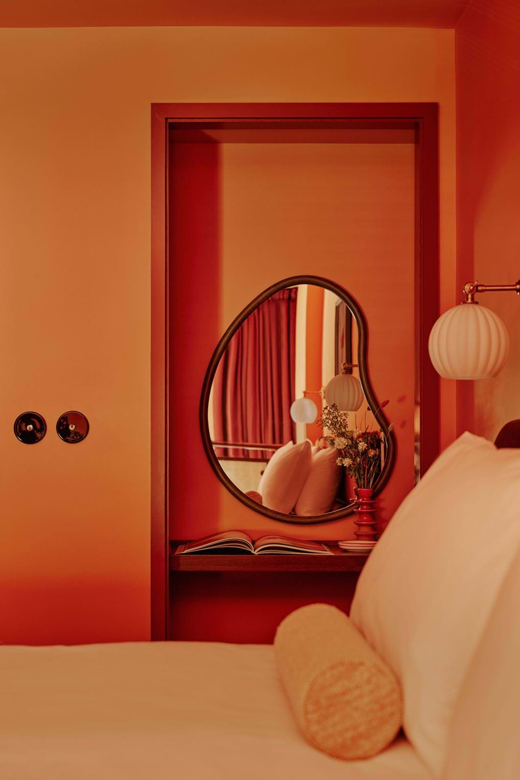 <p><a href="/en/london/ember-locke/living/one-bedroom-duplex-suite-twin">Ember Locke - One Bedroom Duplex Suite</a>.</p>