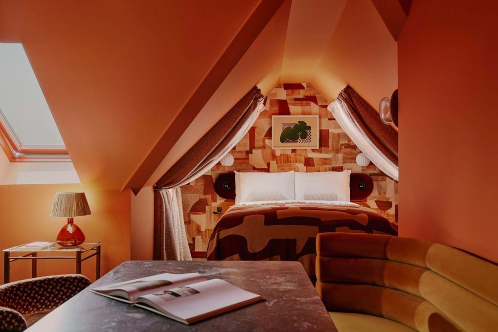 <p><a href="/en/london/ember-locke/living/one-bedroom-open-plan-suite" rel="noopener noreferrer" target="_blank">One Bedroom Open Plan Suite</a>, <a href="/en/london/ember-locke" rel="noopener noreferrer" target="_blank">Ember Locke</a>.</p>