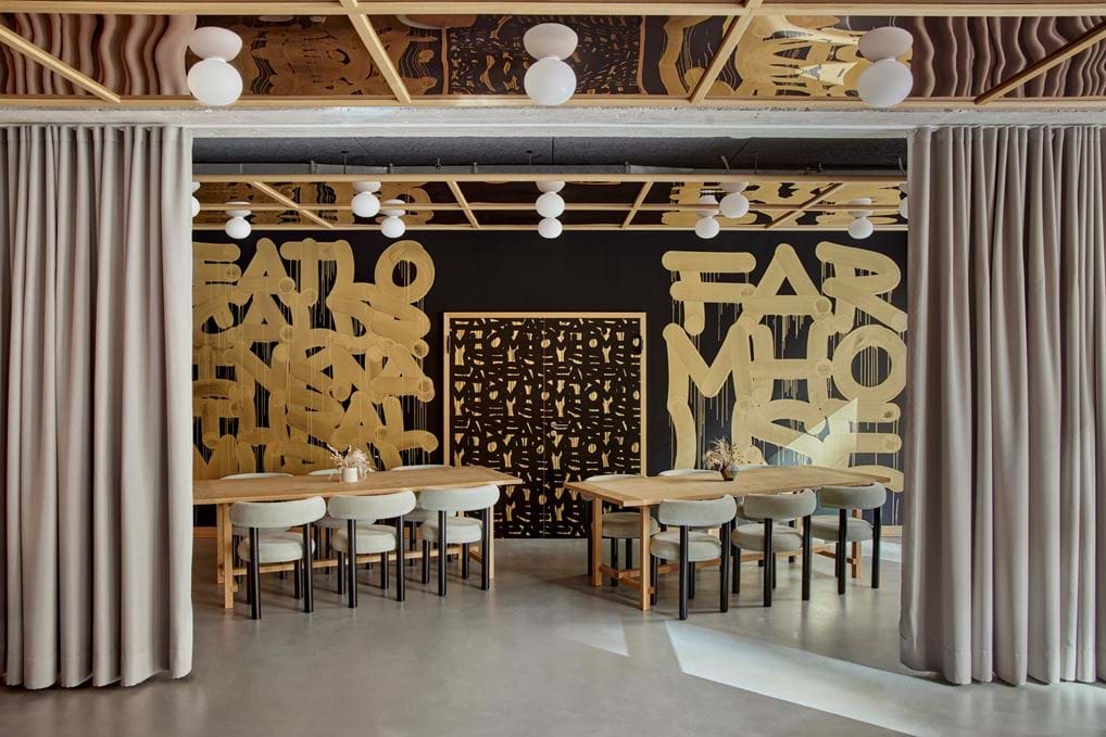 <p>Mural Farmhouse Restaurant, WunderLocke, Munich.</p>