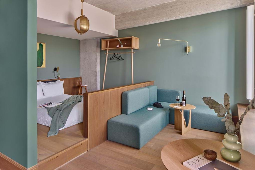 <p>Interieur: Durchgehende Suite mit einem Bett und Dachterrasse</p>