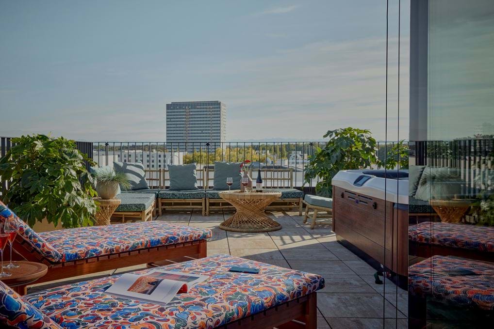 <p>Terrace Anzeigen: WunderLocke Penthouse Suite</p>