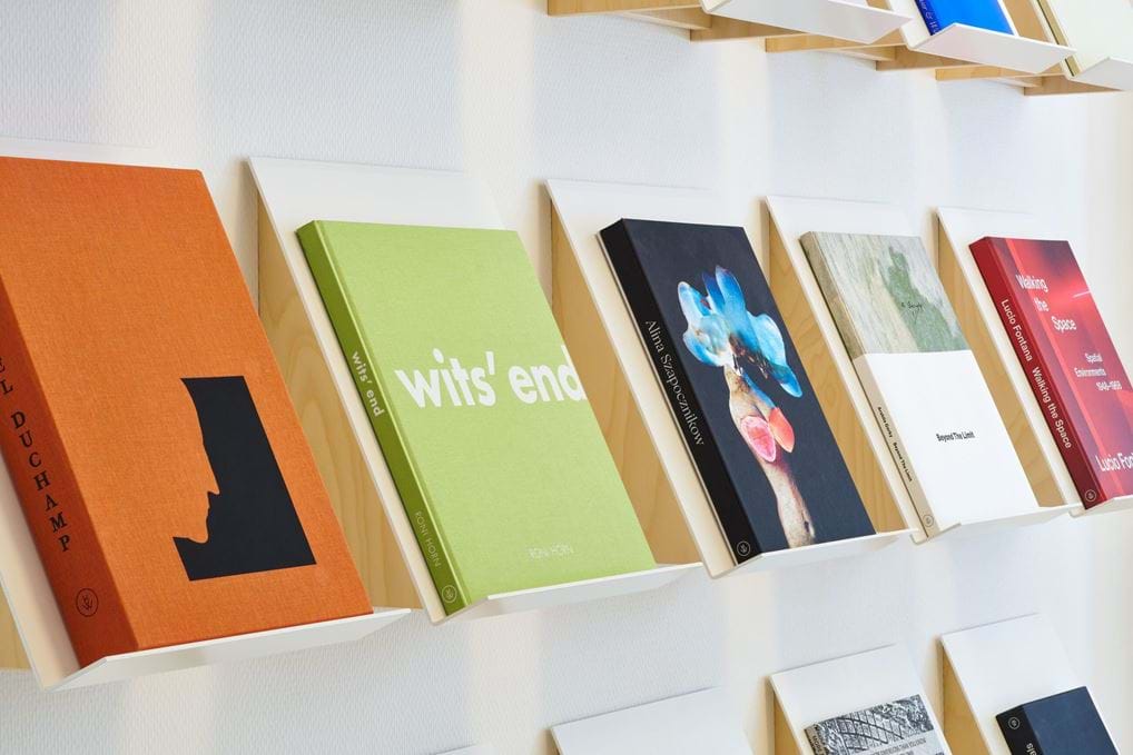 <p><a href="https://www.hauserwirth.com/locations/24849-hauser-wirth-publishers-headquarters/" rel="noopener noreferrer" target="_blank">Hauser & Wirth</a></p>