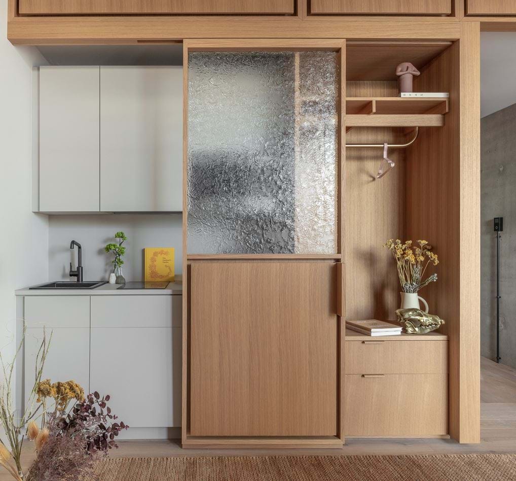 <p>Kitchen at&nbsp;<a href="/en/berlin/locke-at-east-side-gallery">Locke at East Side Gallery, Friedrichshain, Berlin</a></p>