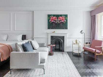 large-studio-apartment-the-moorgate-by-cove
