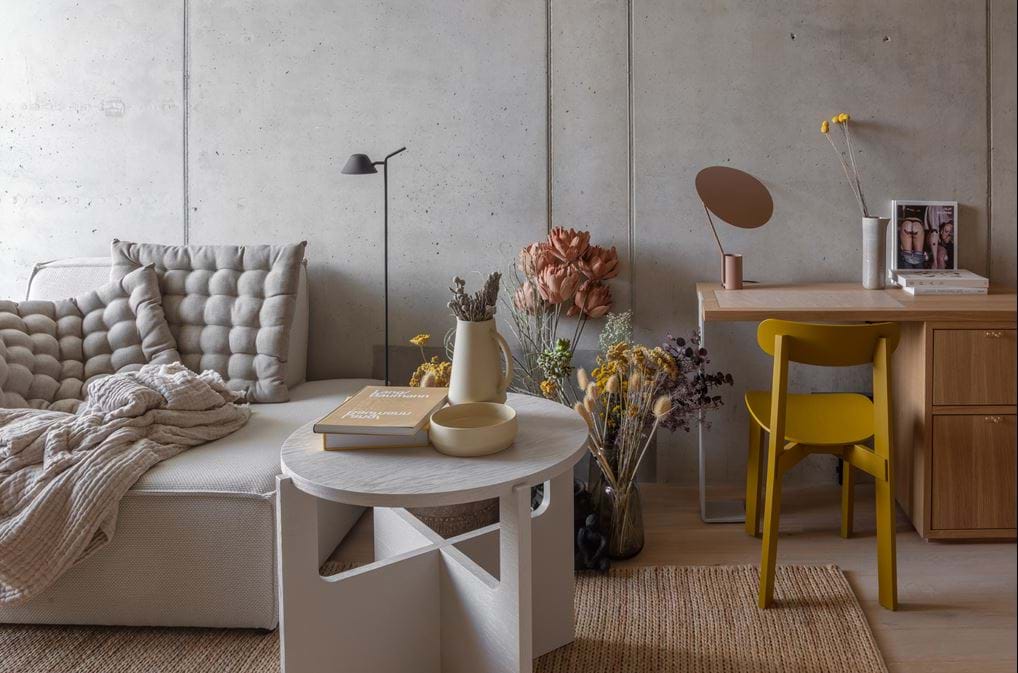 <p>Locke at East Side Gallery.</p>