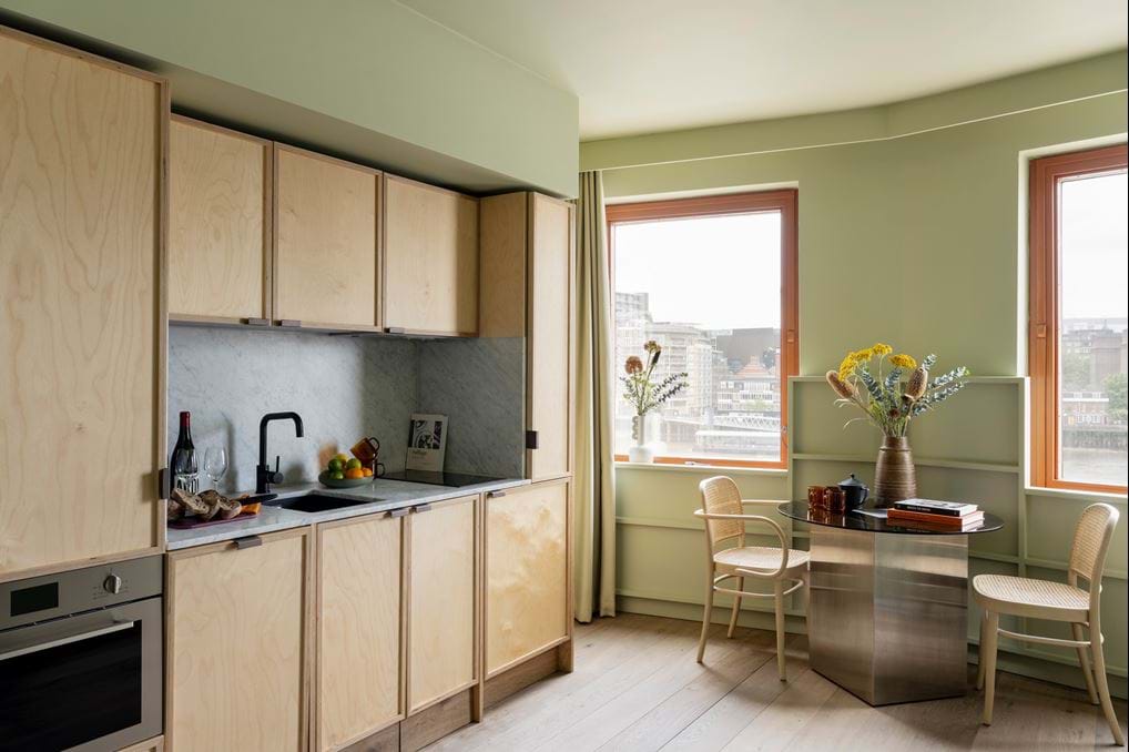 <p><a href="/en/london/locke-at-broken-wharf" target="_blank" rel="noopener noreferrer">Locke at Broken Wharf, London.</a></p>