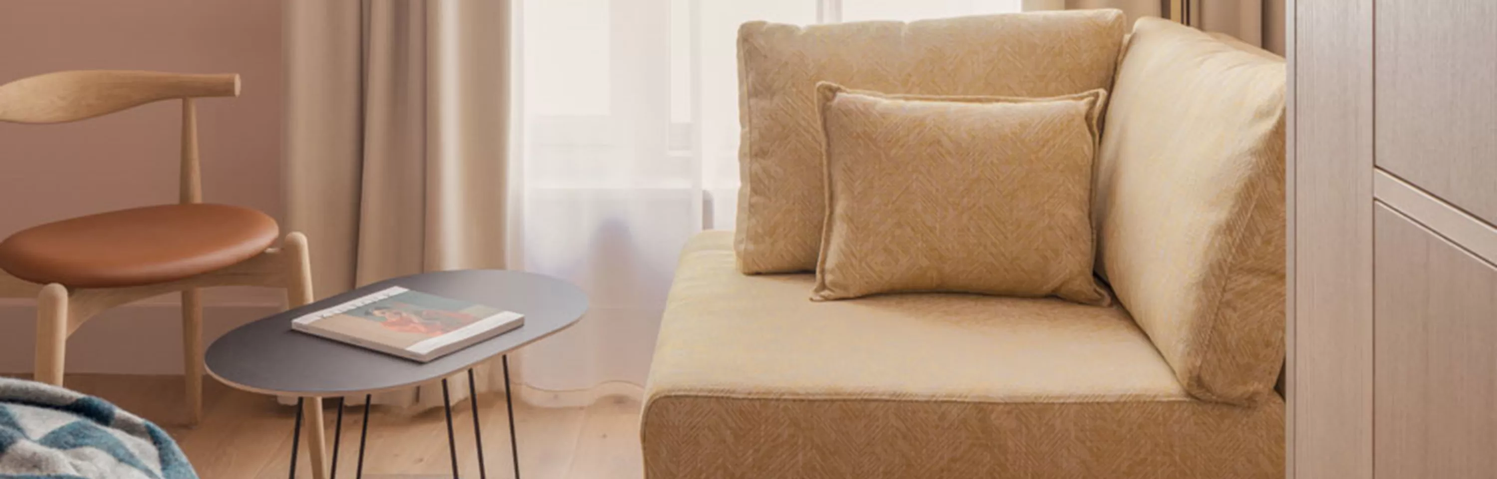 Zanzibar Locke | Living